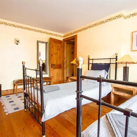 Apartment Spacious 2 Bedroom Close To The Sports Centre - What'app - 0049-1551-0224-169 - For Reservations! Verbier